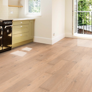 190mm x 14mm Invisible Brush & Lacquered Oak Classic Engineered Wood Flooring 