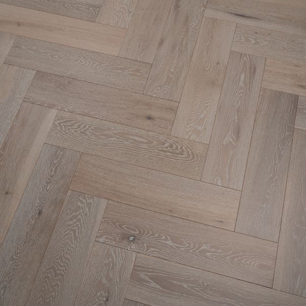 150mm x 14/3mm x 600mm White Washed Oak Herringbone Engineered Rustic Click Flooring Brush & Lacquered