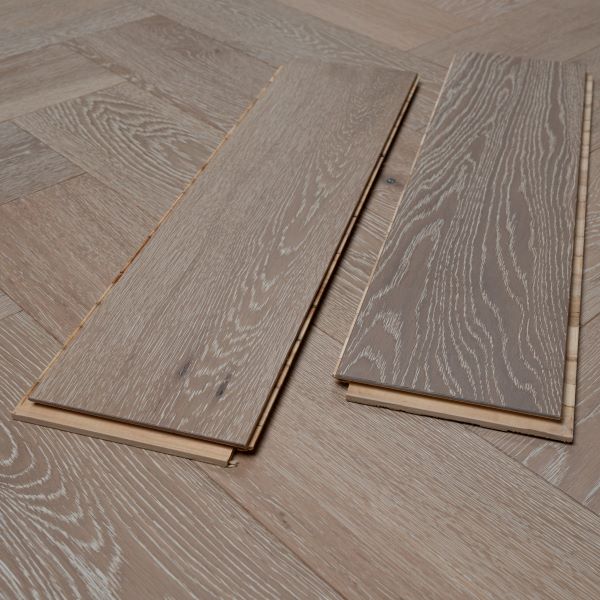 150mm x 14/3mm x 600mm White Washed Oak Herringbone Engineered Rustic Click Flooring Brush & Lacquered